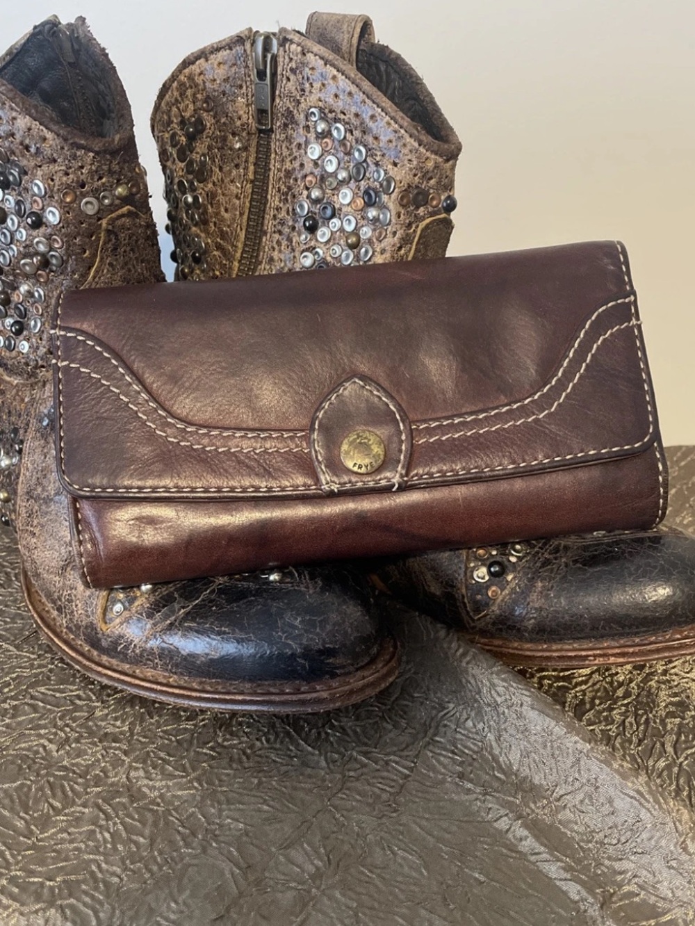 Frye Campus Walnut Brown Leather Fold-Over Wallet with Snap Closure